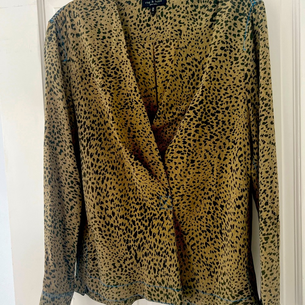 RAG & BONE Animal Print Silk blouse Sz M. NWOT. Long Sleeve, Drape At The Neck